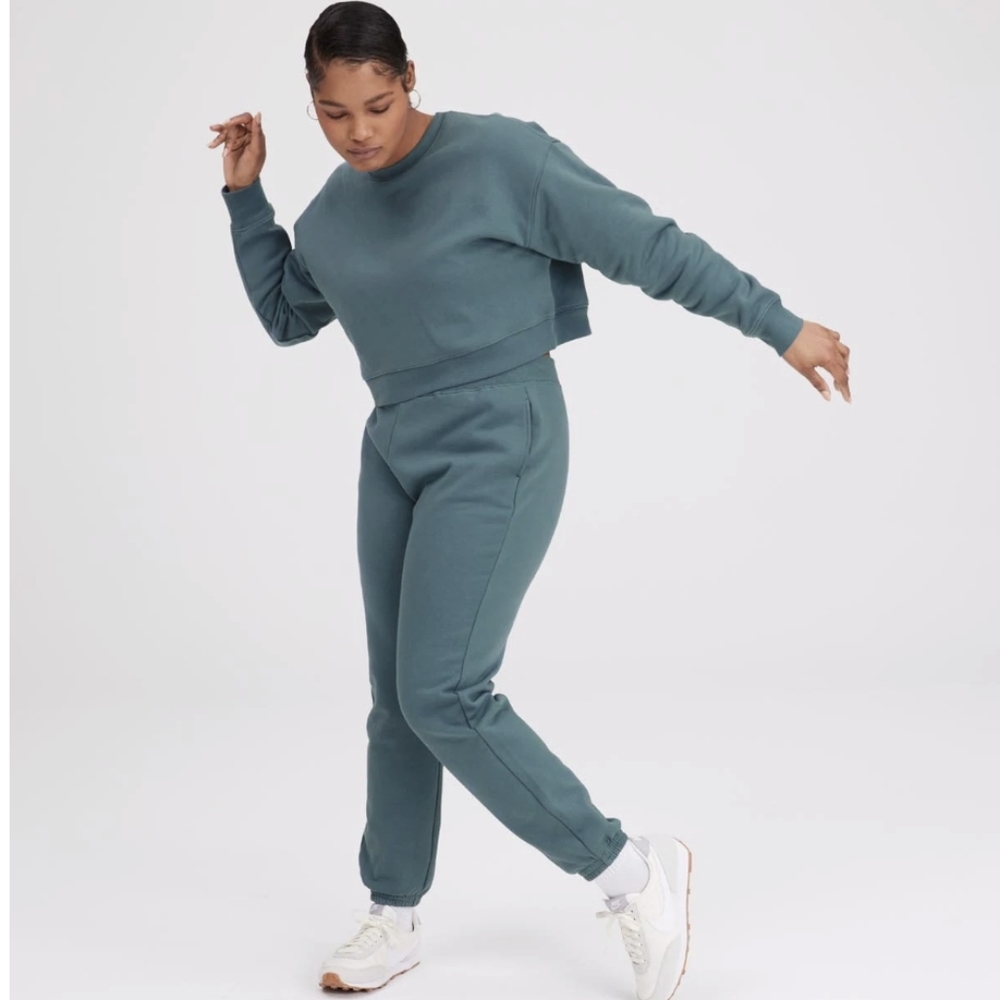 Girlfriend Collective Cropped Crewneck